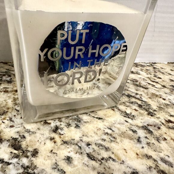 Joel Osteen Candle Square Glass Put your hope in the Lord Psalm 31:24 White 4x4" - Picture 5 of 6